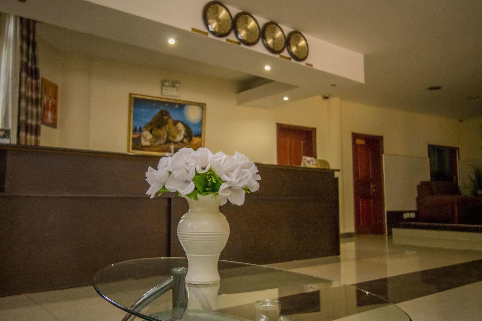 Grand Global Hotel Kampala Exterior photo